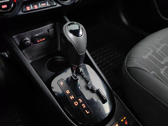 2012 Kia Rio 4-speed III, красный, 808000 рублей - вид 15