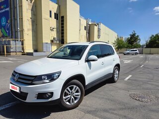 2015 Volkswagen Tiguan I Рестайлинг, белый, 1680000 рублей, вид 2