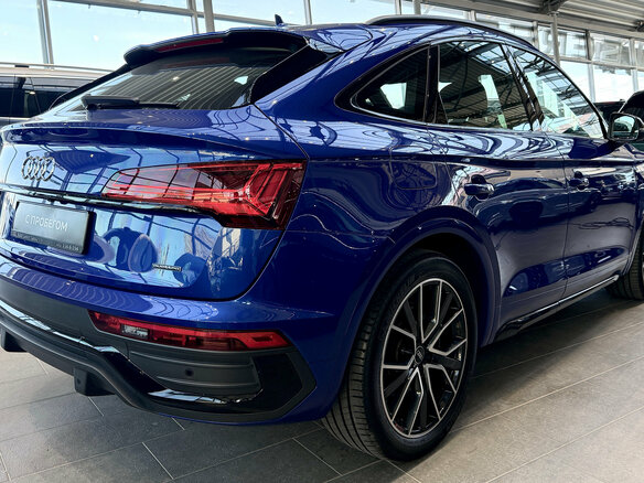 2021 Audi Q5 45 TFSI II (FY) Рестайлинг, синий - вид 4