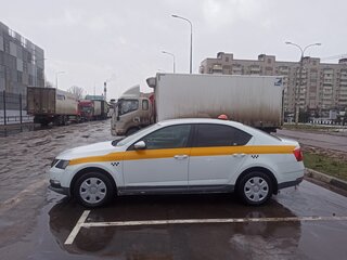2018 Skoda Octavia III (A7) Рестайлинг, белый, 1000000 рублей, вид 3