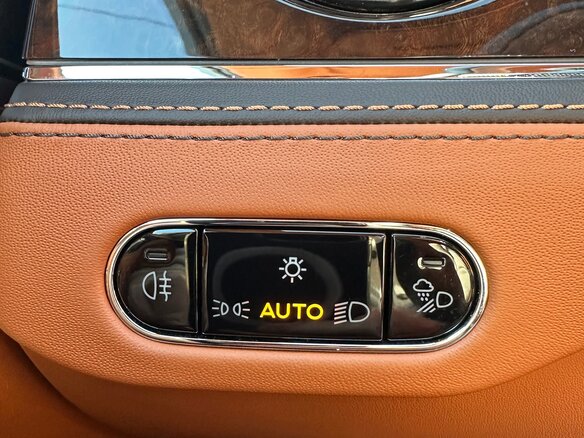 2023 Bentley Flying Spur III, синий, 21500000 рублей - вид 25