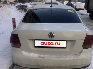 2017 Volkswagen Polo V Рестайлинг, белый, 585000 рублей, вид 2