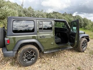 2021 Jeep Wrangler IV (JL), зелёный, 4250000 рублей, вид 3