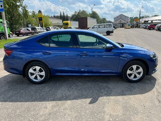 2021 Skoda Octavia IV (A8), синий, 2410000 рублей, вид 4