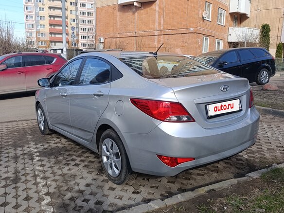 2016 Hyundai Solaris I Рестайлинг, серебристый, 820000 рублей - вид 13