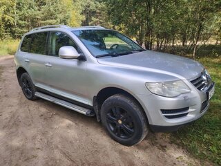 2008 Volkswagen Touareg I Рестайлинг, серебристый, 1200000 рублей, вид 4
