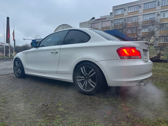 2012 BMW 1 серии 120i I (E82/E88) Рестайлинг 2, белый, 1250000 рублей - вид 7