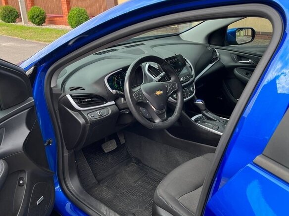2017 Chevrolet Volt II, синий, 1220000 рублей - вид 11