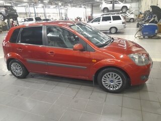 2007 Ford Fiesta Mk5, красный, 440000 рублей, вид 3