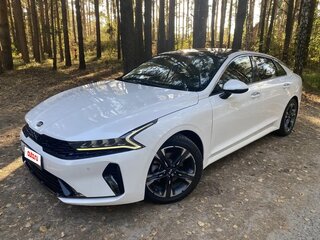 2021 Kia K5 III, белый, 2600000 рублей, вид 2
