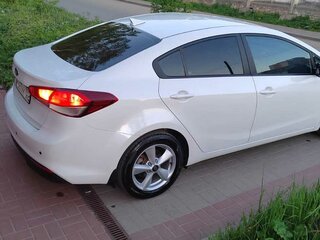 2018 Kia Cerato III Рестайлинг (Classic), белый, 1200000 рублей, вид 4
