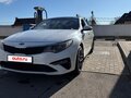 2019 Kia Optima IV Рестайлинг, белый, 1650000 рублей