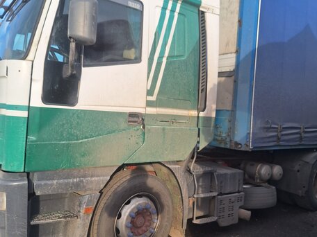 1999 Iveco EuroStar, зелёный, 550000 рублей, вид 2