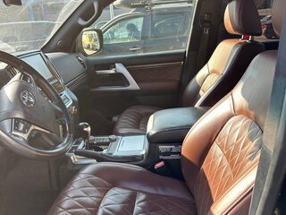 2017 Toyota Land Cruiser 200 Series Рестайлинг 2, чёрный, 5900000 рублей, вид 4