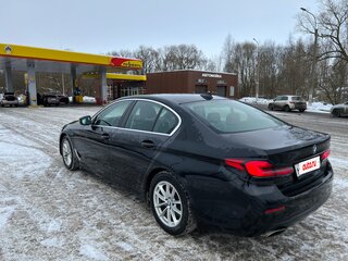 2021 BMW 5 серии 520i VII (G30/G31/G38) Рестайлинг, чёрный, 3900000 рублей, вид 3