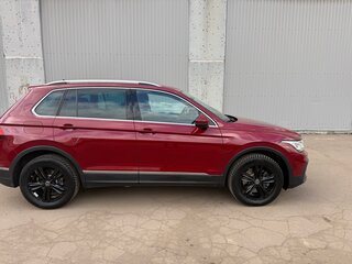2021 Volkswagen Tiguan II Рестайлинг, красный, 2900000 рублей, вид 5