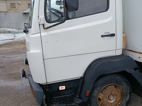 1991 Mercedes-Benz 814, белый, 999999 рублей, вид 2