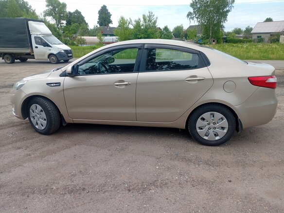 2013 Kia Rio 5-speed III, бежевый, 580000 рублей - вид 14