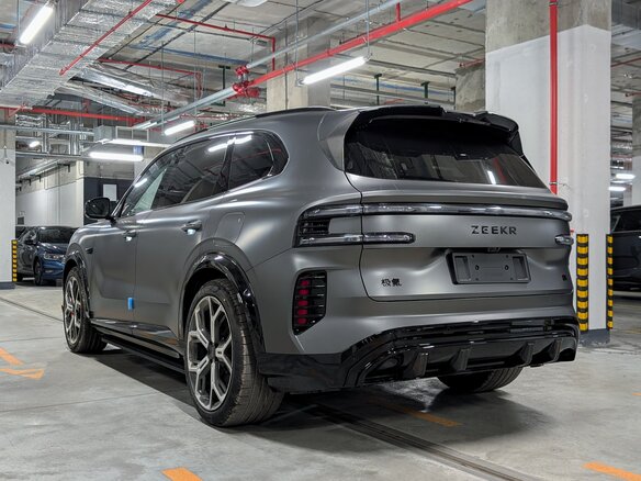 2026 Zeekr 8X Dawn, серый, 12999000 рублей - вид 5