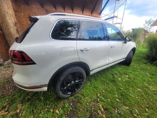 2017 Volkswagen Touareg II Рестайлинг, белый, 3200000 рублей, вид 4