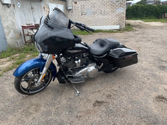 2018 Harley-Davidson Street Glide, чёрный, 1215000 рублей