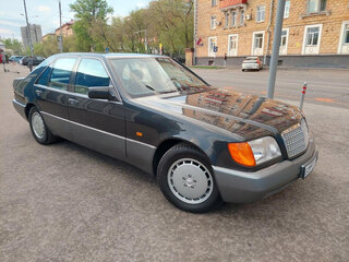 1991 Mercedes-Benz S-Класс 400 III (W140), чёрный, 3500000 рублей, вид 2