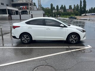 2020 Hyundai Solaris II Рестайлинг, белый, 1400000 рублей, вид 5