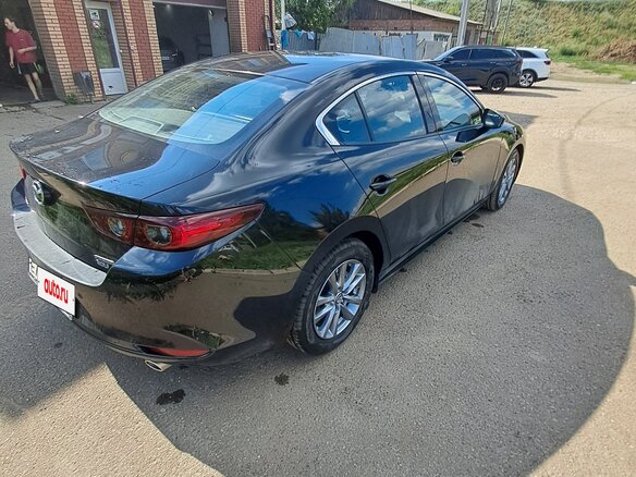 2022 Mazda 3 IV (BP), чёрный, 3680000 рублей - вид 6