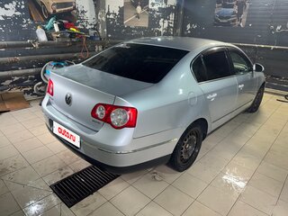 2006 Volkswagen Passat B6, серебристый, 580000 рублей, вид 2