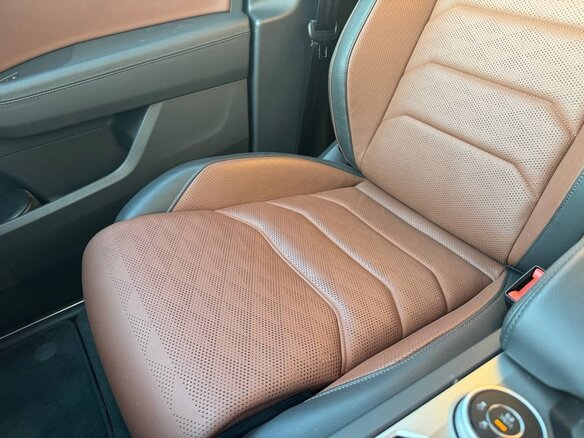 2018 Volkswagen Touareg III, коричневый, 7500000 рублей - вид 7