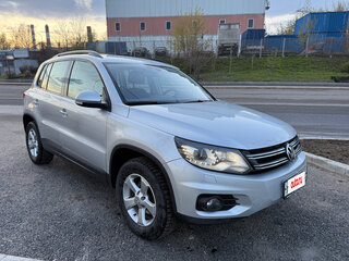 2012 Volkswagen Tiguan I Рестайлинг, серебристый, 1330000 рублей, вид 2