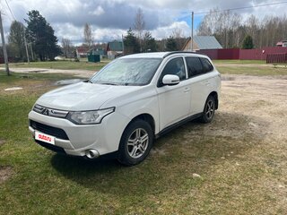 2013 Mitsubishi Outlander III, белый, 1200000 рублей, вид 1