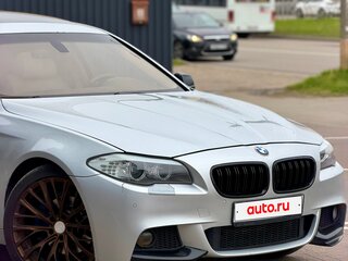 2011 BMW 5 серии 528i VI (F10/F11/F07), серебристый, 1860000 рублей, вид 4