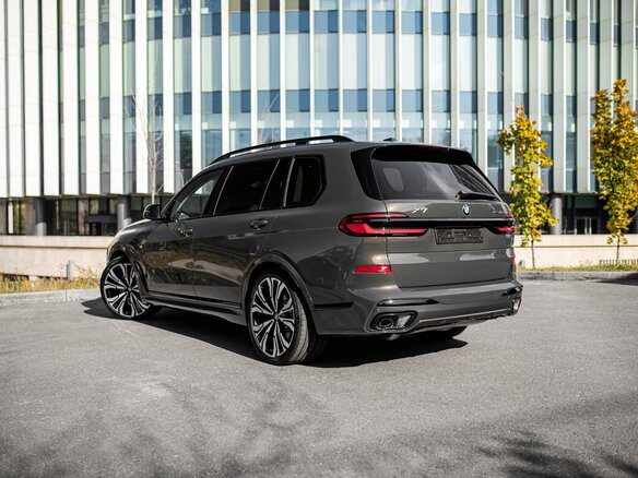 2026 BMW X7 40d I (G07) Рестайлинг, серый, 18190000 рублей - вид 5