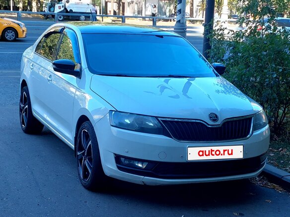 2019 Skoda Rapid I Рестайлинг, белый, 700000 рублей