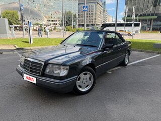 1993 Mercedes-Benz E-Класс 220 I (W124), чёрный, 2700000 рублей, вид 1