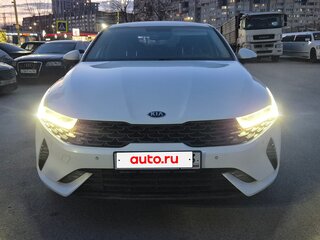 2020 Kia K5 III, белый, 2350000 рублей, вид 1