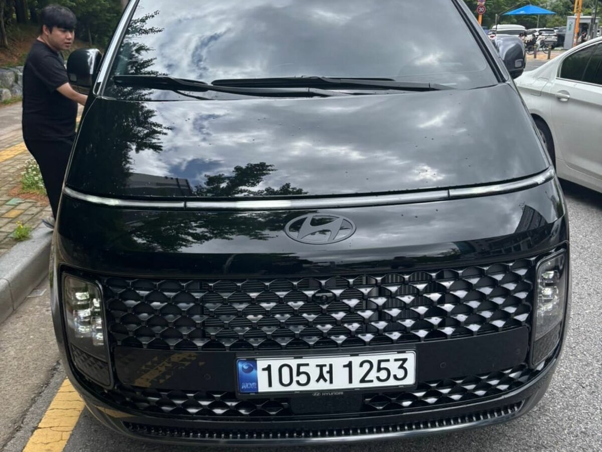 Открыть фотографии: Hyundai Staria I