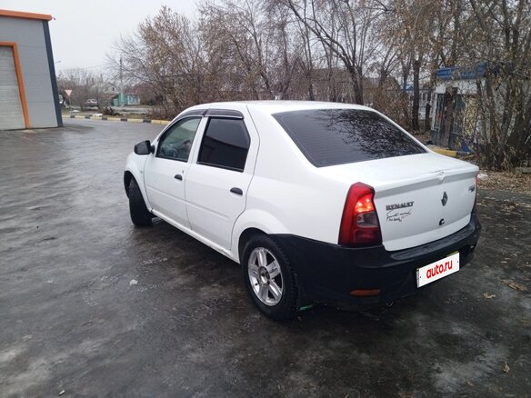2013 Renault Logan I Рестайлинг, белый, 380000 рублей - вид 3