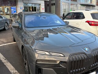 2024 BMW 7 серии 740d xDrive VII (G70), серый, 16500000 рублей, вид 4