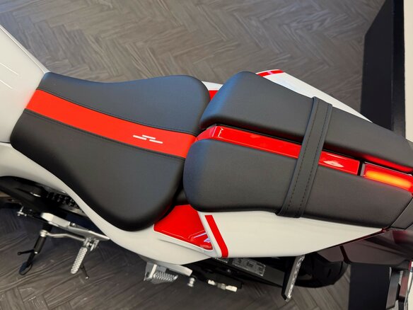 2026 QJMotor SRK 421 RR, белый, 629000 рублей - вид 13