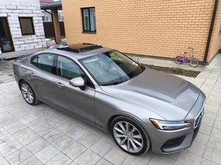 2020 Volvo S60 Mild Hybrid III, серый, 2800000 рублей, вид 2