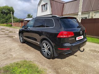 2013 Volkswagen Touareg II, чёрный, 2000000 рублей, вид 4