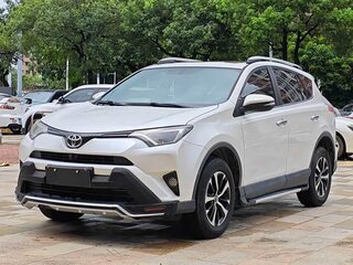 2019 Toyota RAV4 IV (XA40) Рестайлинг, белый, 1910000 рублей, вид 1