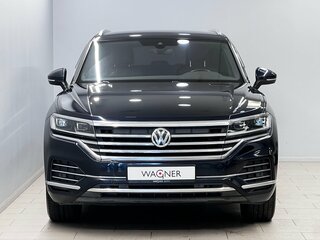 2019 Volkswagen Touareg III, чёрный, 3699000 рублей, вид 2