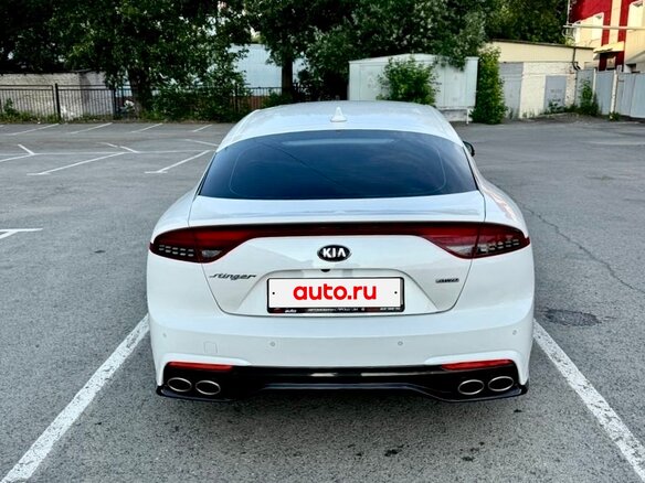 2021 Kia Stinger I Рестайлинг, белый, 3150000 рублей - вид 4