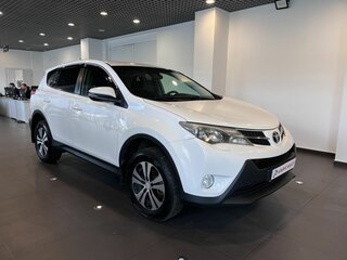 2015 Toyota RAV4 IV (XA40), белый, 1690000 рублей, вид 1