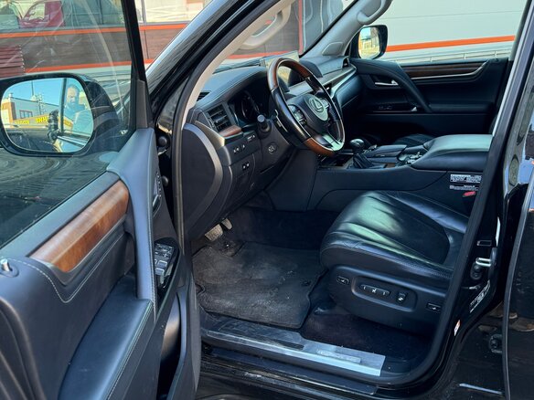2017 Lexus LX 450d III Рестайлинг 2, чёрный, 6900000 рублей - вид 6