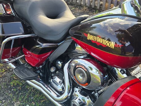 2010 Harley-Davidson Electra Glide, красный, 1070000 рублей, вид 4