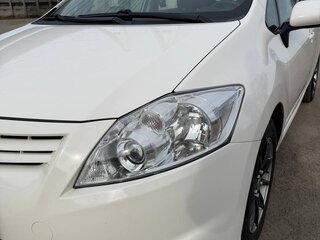 2011 Toyota Auris I Рестайлинг, белый, 1050000 рублей, вид 2